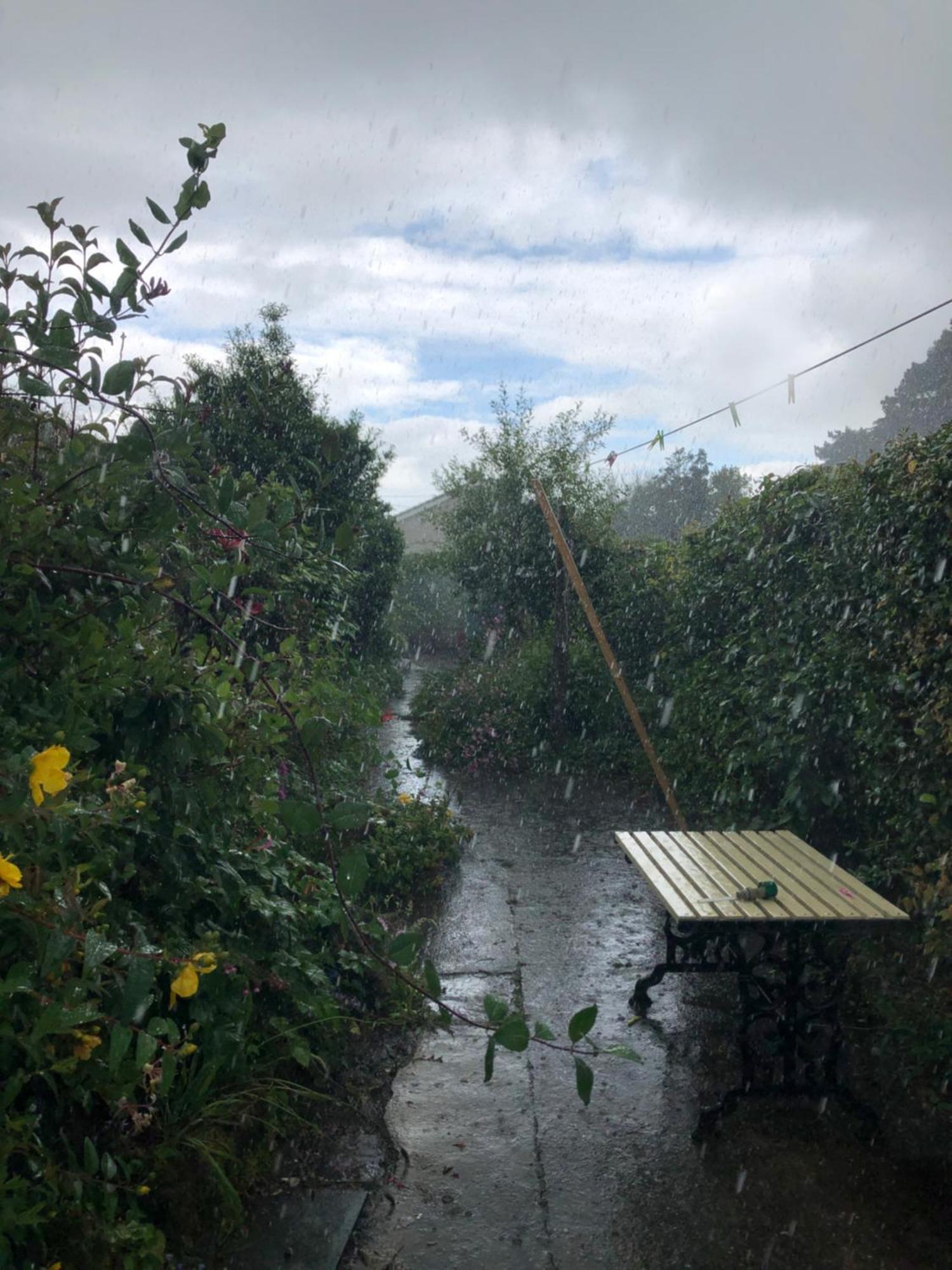 Llanw Malltraeth - Malltraeth Tides Llangadwaladr  Экстерьер фото